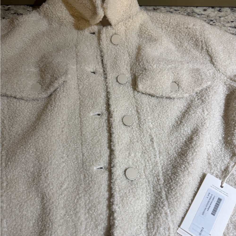 Carve trucker fleece jacket 
Never worn NWT